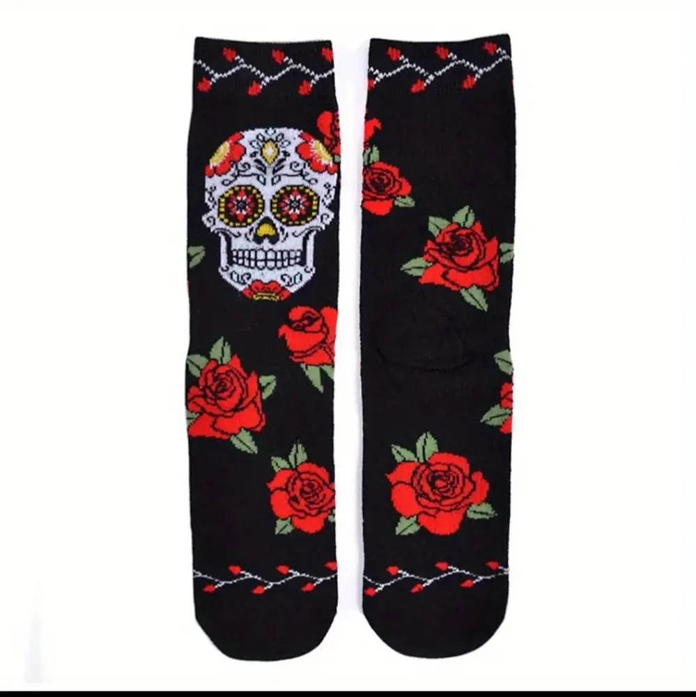 Crew Socks Rose Floral Skull Pattern Breathable Cotton Blend One Pair O/S NEW